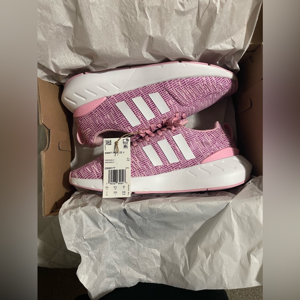 Adidas Swift Run 22